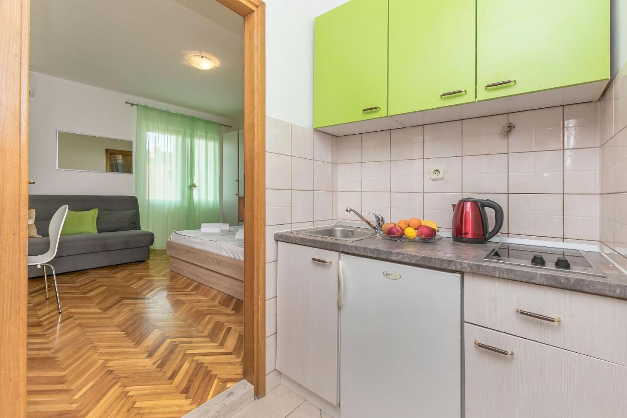 Apartments And Room Nevenka Makarska Szoba fotó
