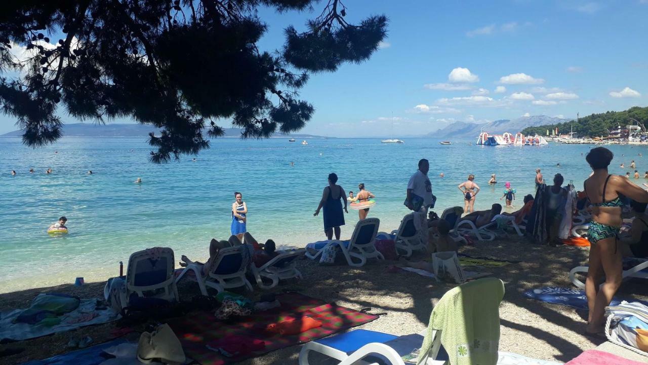 Apartments And Room Nevenka Makarska Kültér fotó