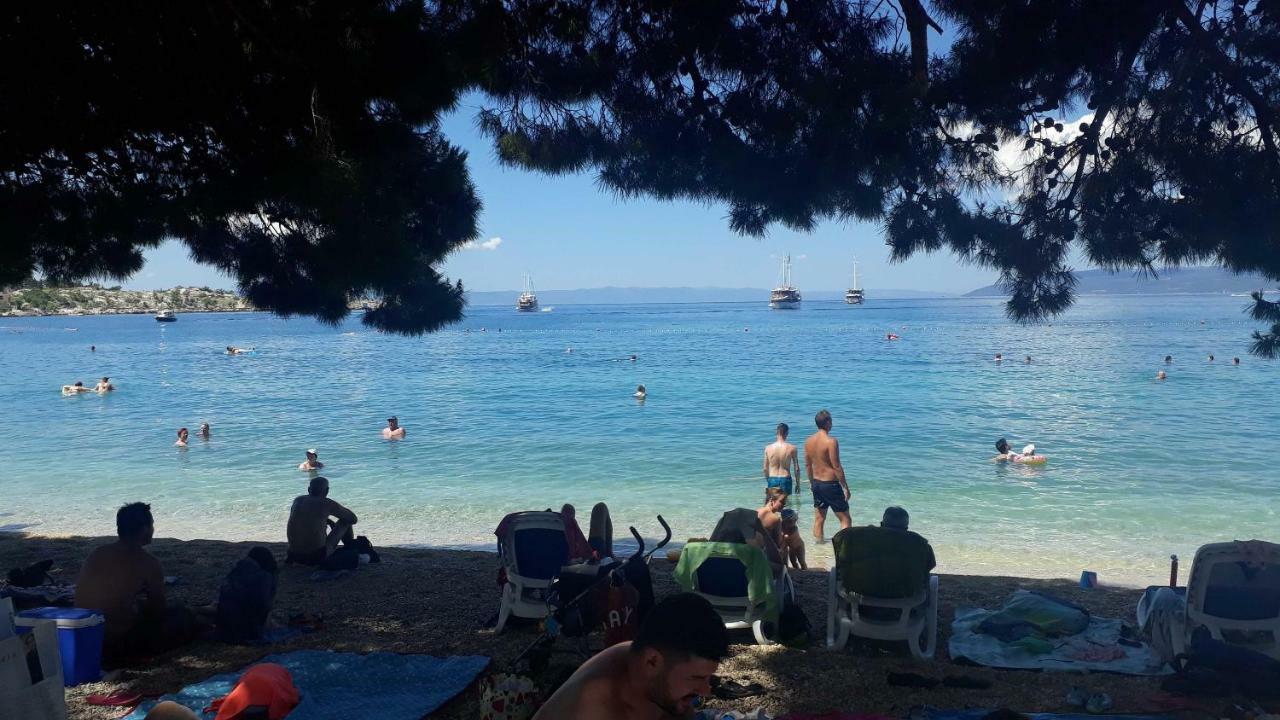 Apartments And Room Nevenka Makarska Kültér fotó